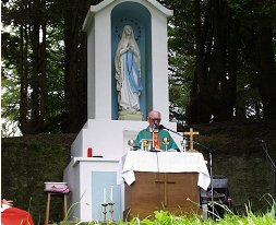 celebrating the mass at the July '99 celebrations