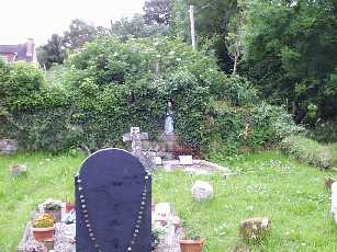 Wall of Kilfintinan Graveyard