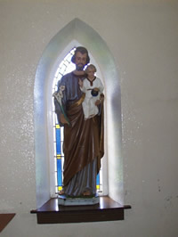 Statues in Ashford church